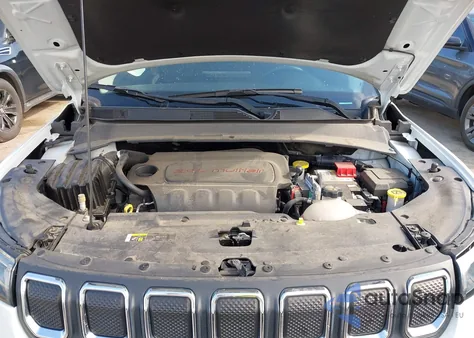 2022 Jeep Compass Latitude Lux 4X4 z USA, uszkodzony, nr VIN 3C4NJDFB6NT212933